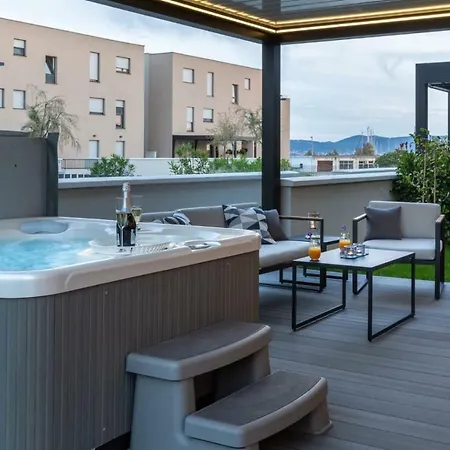 Apartamento Luxury Marastina With Jacuzzi & Pool