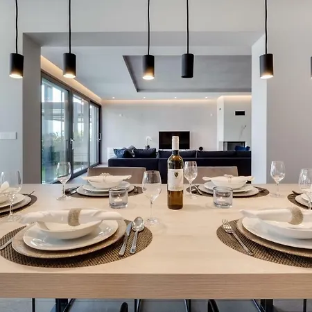 Luxury Marastina With Jacuzzi & Pool Appartamento Zara