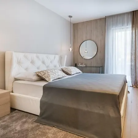 Apartamento Luxury Marastina With Jacuzzi & Pool