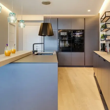 Luxury Marastina With Jacuzzi & Pool Apartamento *