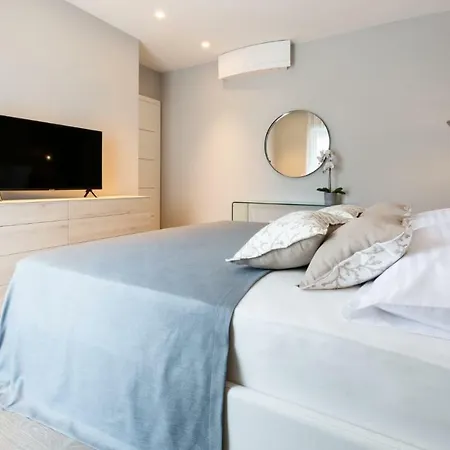 Luxury Marastina With Jacuzzi & Pool Appartamento *