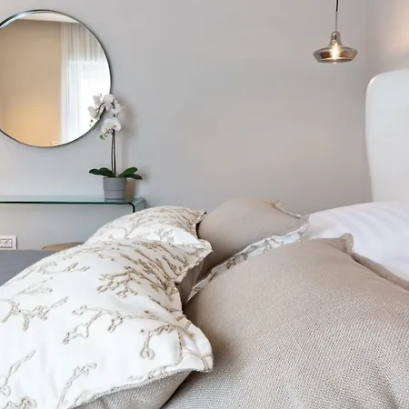 Luxury Marastina With Jacuzzi & Pool Apartamento