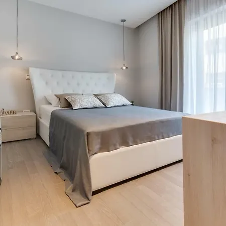 Luxury Marastina With Jacuzzi & Pool * Zara